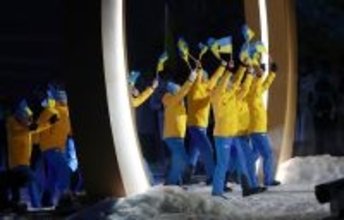 入場行進するウクライナの選手ら　五輪