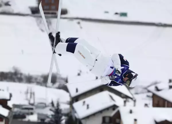 堀島、１位で決勝進出＝女子の冨高、中尾も通過―モーグル〔ミラノ・コルティナ五輪〕