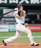 「栗原の先制２ラン　プロ野球」の画像1