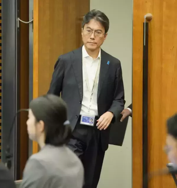 赤沢経産相、前官房長官秘書官を訓告＝知人女性とホテル、法令違反なし