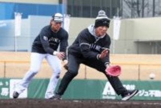 山本、充実の１日＝プロ野球・ロッテ