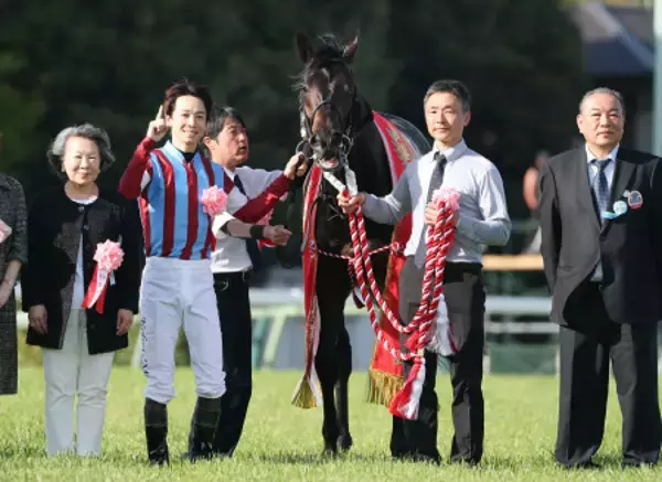 ロブチェンと松山騎手ら