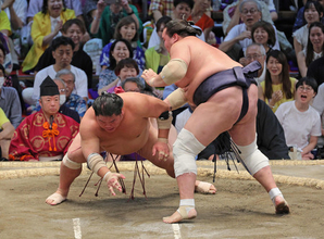 照ノ富士が９連勝＝大相撲名古屋場所９日目