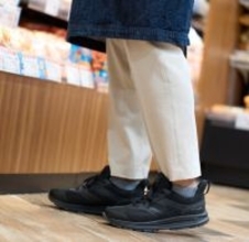 防げ、高齢者の労災＝転倒防止靴や相談サービスなど続々