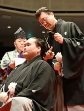 元横綱照ノ富士の断髪式