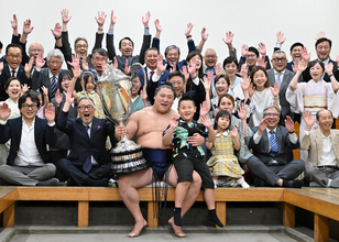 再び咲かせた大輪の花＝若隆景、不屈のカムバック―大相撲夏場所