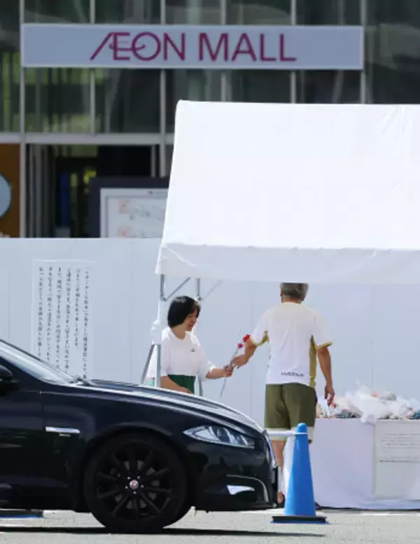 被災１カ月、冥福祈る
