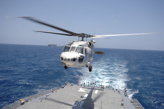 海自ヘリ２機墜落、空中衝突か＝１人死亡、７人不明―伊豆諸島周辺で訓練中・防衛省