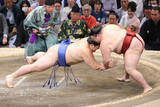 「大の里、安青錦が２敗目＝豊昇龍を加えトップ３人―大相撲九州場所１１日目」の画像1