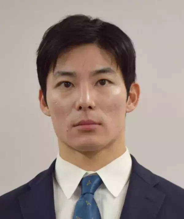 福井知事に石田氏初当選＝最年少３５歳、分裂選制す