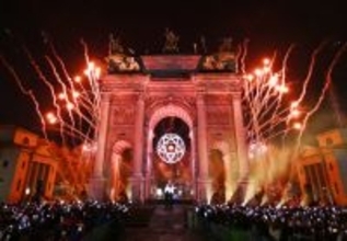 打ち上げられた花火　五輪