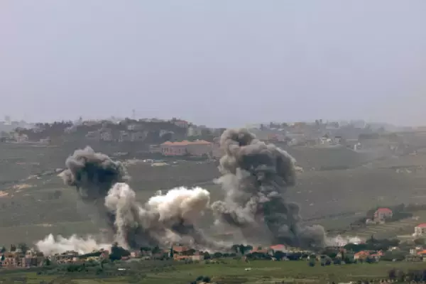 レバノン死者２５００人超