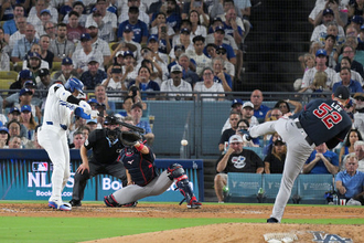 ドジャース敗れタイに　大リーグ