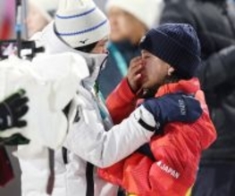 涙する高梨　五輪