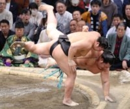 若元春の上手投げ