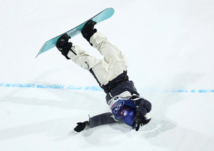 転倒する荻原　五輪