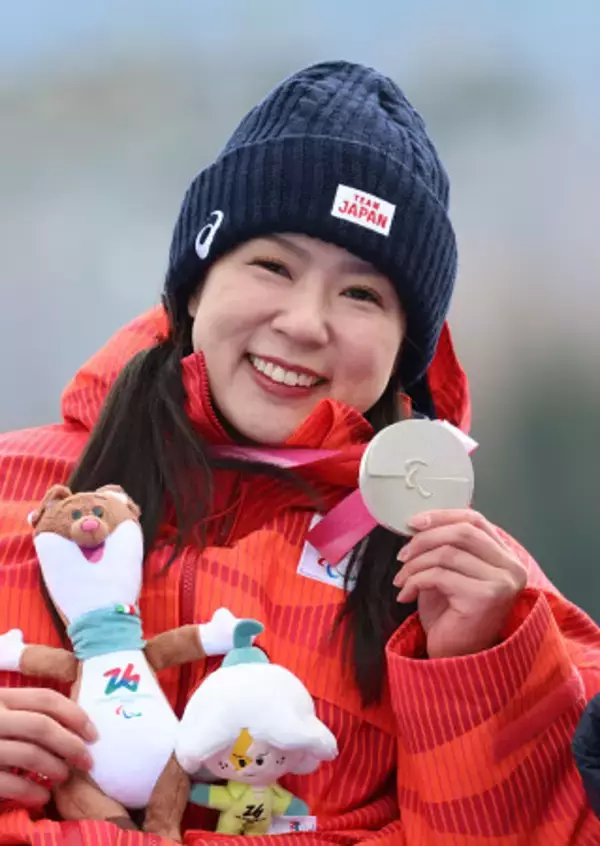 アルペン女子の村岡桃佳が銀