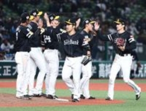 喜ぶソフトバンクナイン　プロ野球