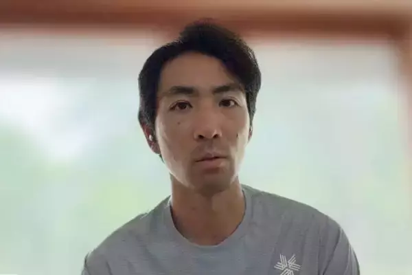 取材に応じる渡部さん