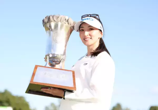 ２８歳脇元華、ツアー初Ｖ＝佐久間朱莉は女王決められず―伊藤園女子ゴルフ