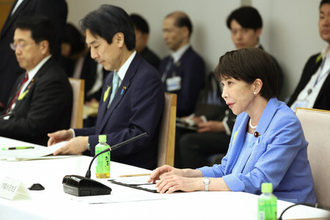 戦略投資で「強い経済」実現＝名目３％超成長、早期定着へ―財政運営を抜本転換・骨太原案