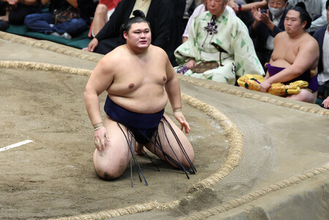 大の里、得意に苦杯＝大相撲秋場所