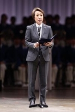 あいさつする橋本ＪＯＣ会長