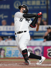 山口の逆転２ラン　プロ野球