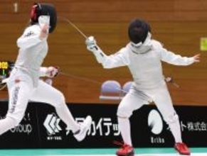 攻める上野　全日本フェンシング