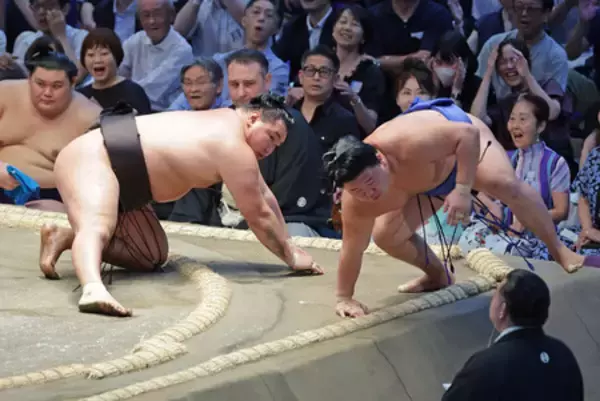 大の里初白星、豊昇龍に土＝大相撲名古屋場所３日目