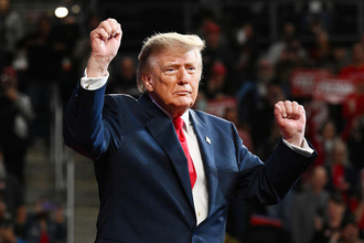 太平洋、「トランプ洋に改称を」