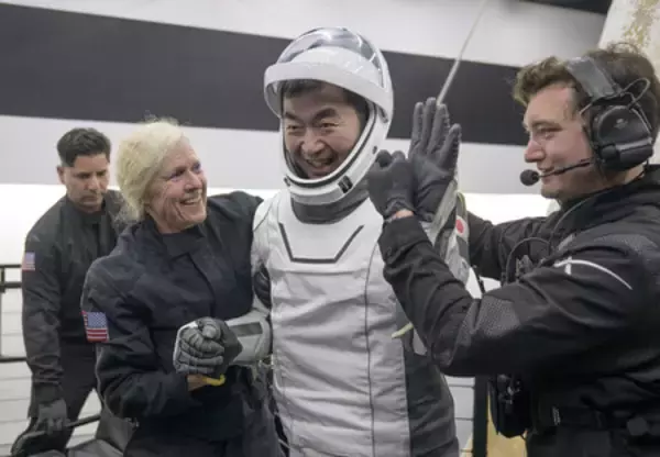 油井さん、ＩＳＳから無事帰還＝同僚の健康問題で予定より早く