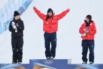 表彰台の深田　五輪