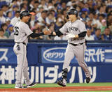 「２ランを放った中山　プロ野球」の画像1