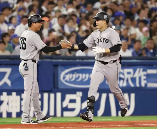 ２ランを放った中山　プロ野球