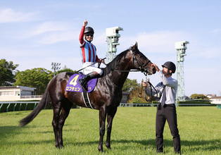 ロブチェン、鮮やかに＝松山が自在性生かす―競馬皐月賞