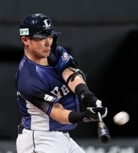 好調西武、ついに首位浮上＝代打策的中し逆転勝利―プロ野球