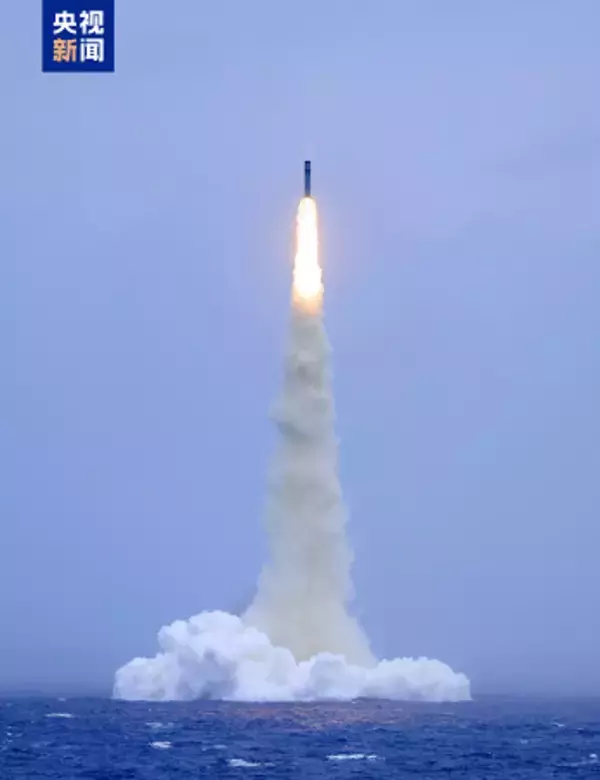 中国軍、太平洋に弾道ミサイル発射