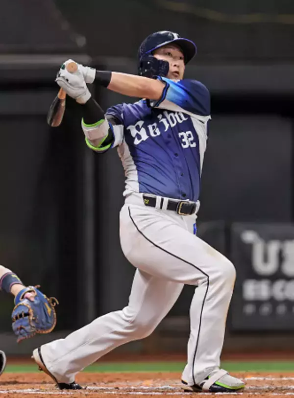 山村のソロ　プロ野球