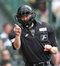 危険スイングに罰則＝１２日から適用、即退場も―プロ野球