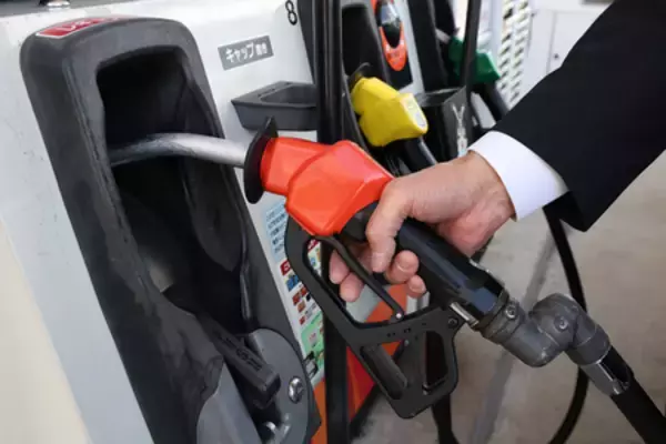 ガソリン横ばい、１６９円台＝補助金効果で目標水準続く