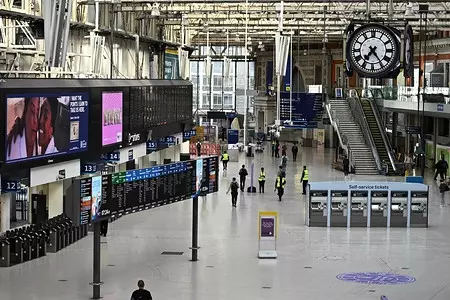 英 30年ぶりの大規模鉄道スト