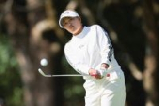 鈴木のショット　女子ゴルフ