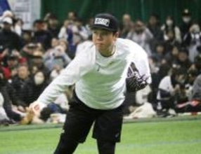 近本、村上が自主トレ公開　プロ野球