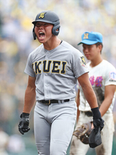 仙台育英の４番田山、貴重な１点＝高校野球
