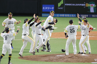 喜ぶソフトバンクナイン　プロ野球