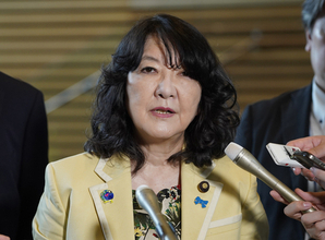 消費減税法案を閣議決定＝来春から１％、臨時国会で攻防