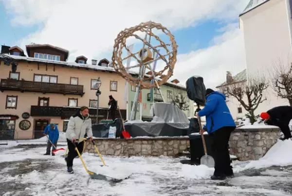 除雪する人たち