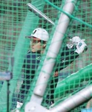 打撃練習する大谷　野球