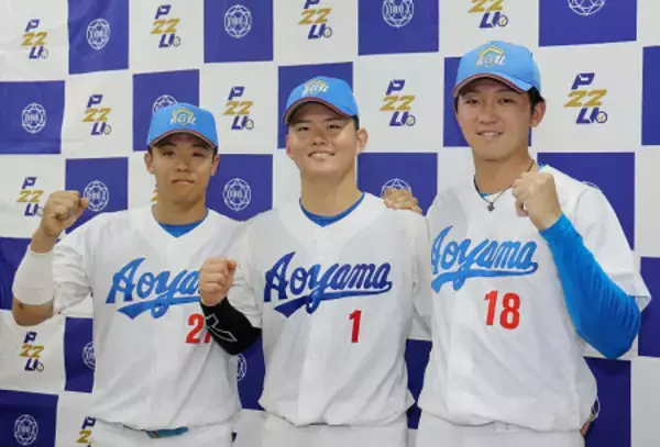 笑顔の谷口ら　東都大学野球